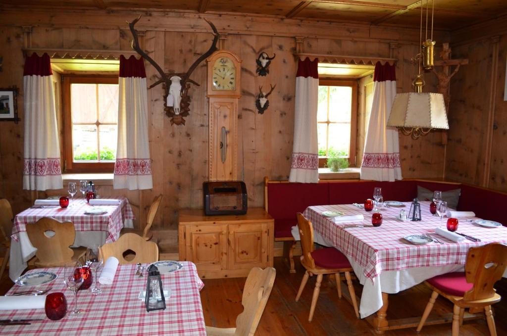 Ansitz Goller Hotel Rasun di Sopra Exterior photo